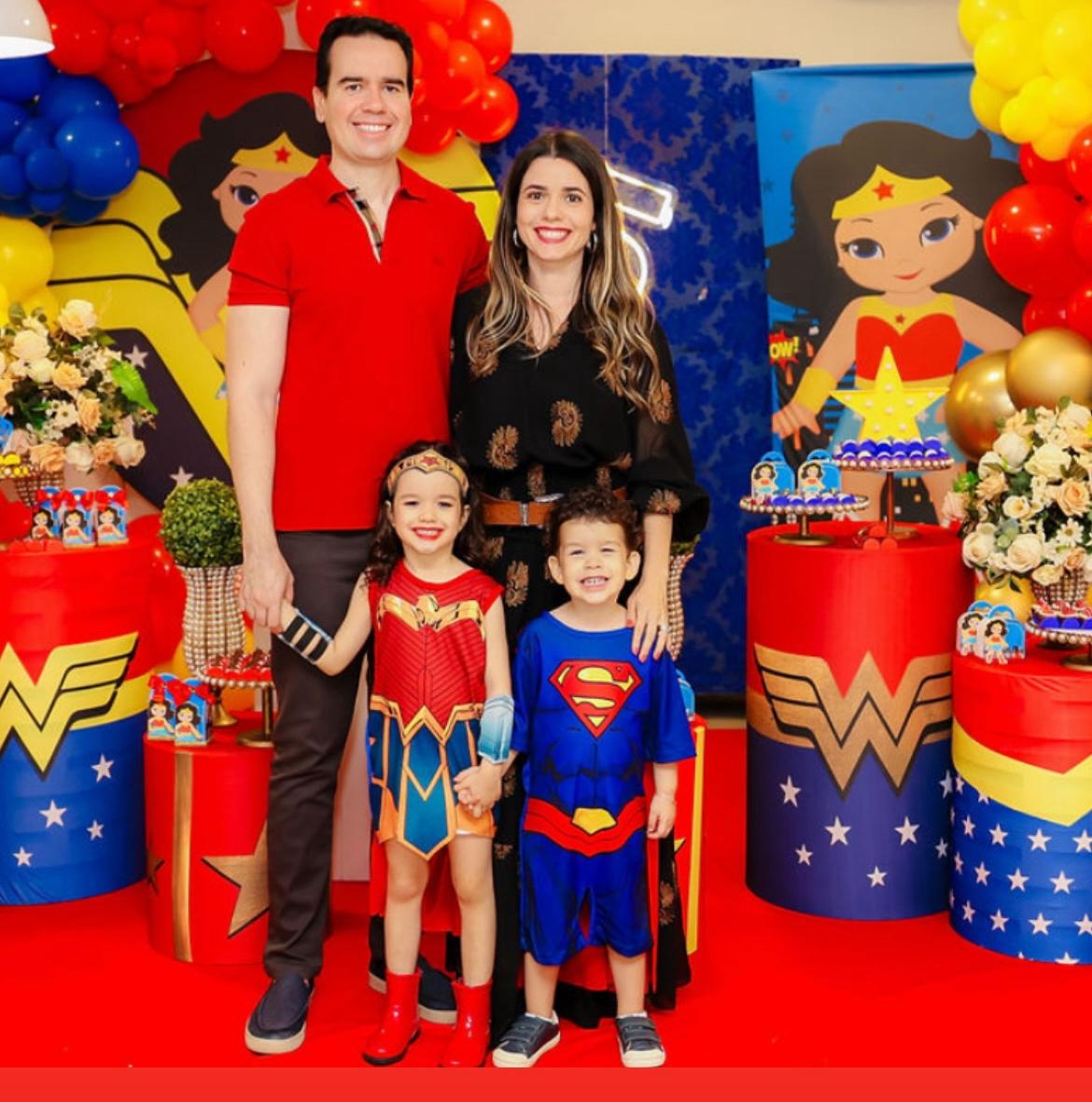 Os pais dr.Diogo e dra.Thais comemoram