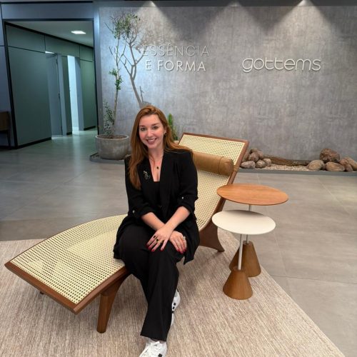 Ana Cláudia Miranda, empresária à frente da Casa Miranda, realizou uma visita à fábrica da Gottems, em Venâncio Aires-RS.