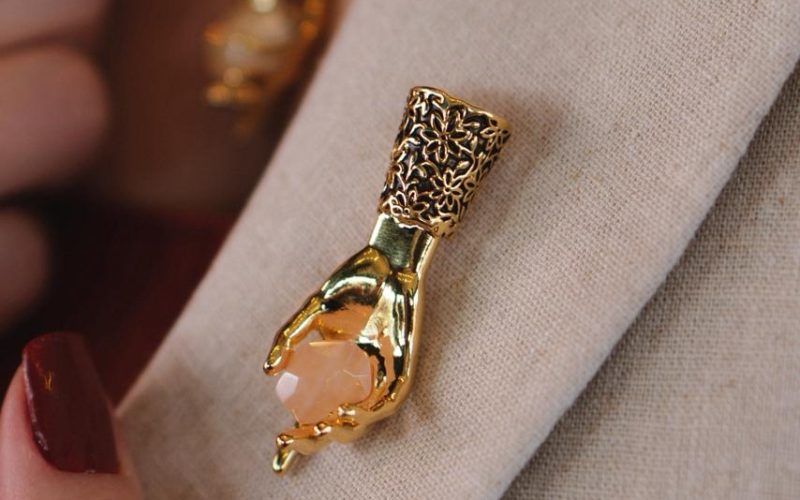 O broche voltou! E dessa vez mais interessante do que nunca