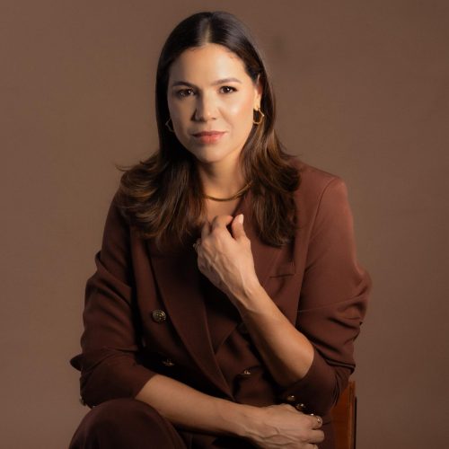 Por que ser elegante?Um olhar necessário sobre comportamento, beleza e postura no mundo atual Por Mariana Cutrim